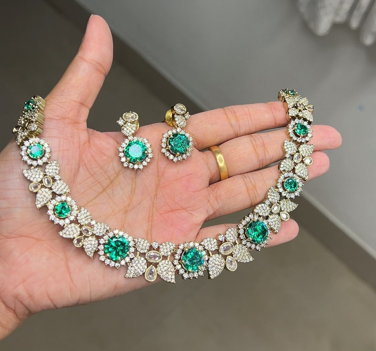 Premium floral Ad necklace