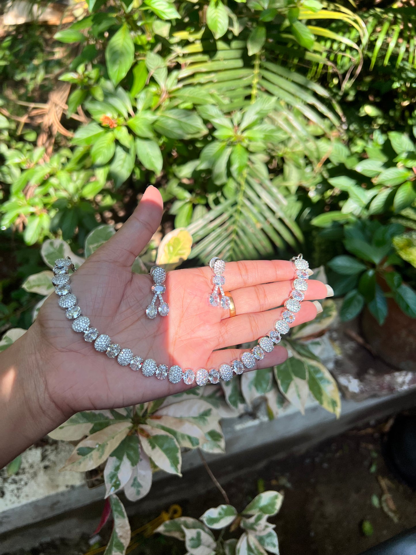 Stunning Ad silver finish necklace product code 148