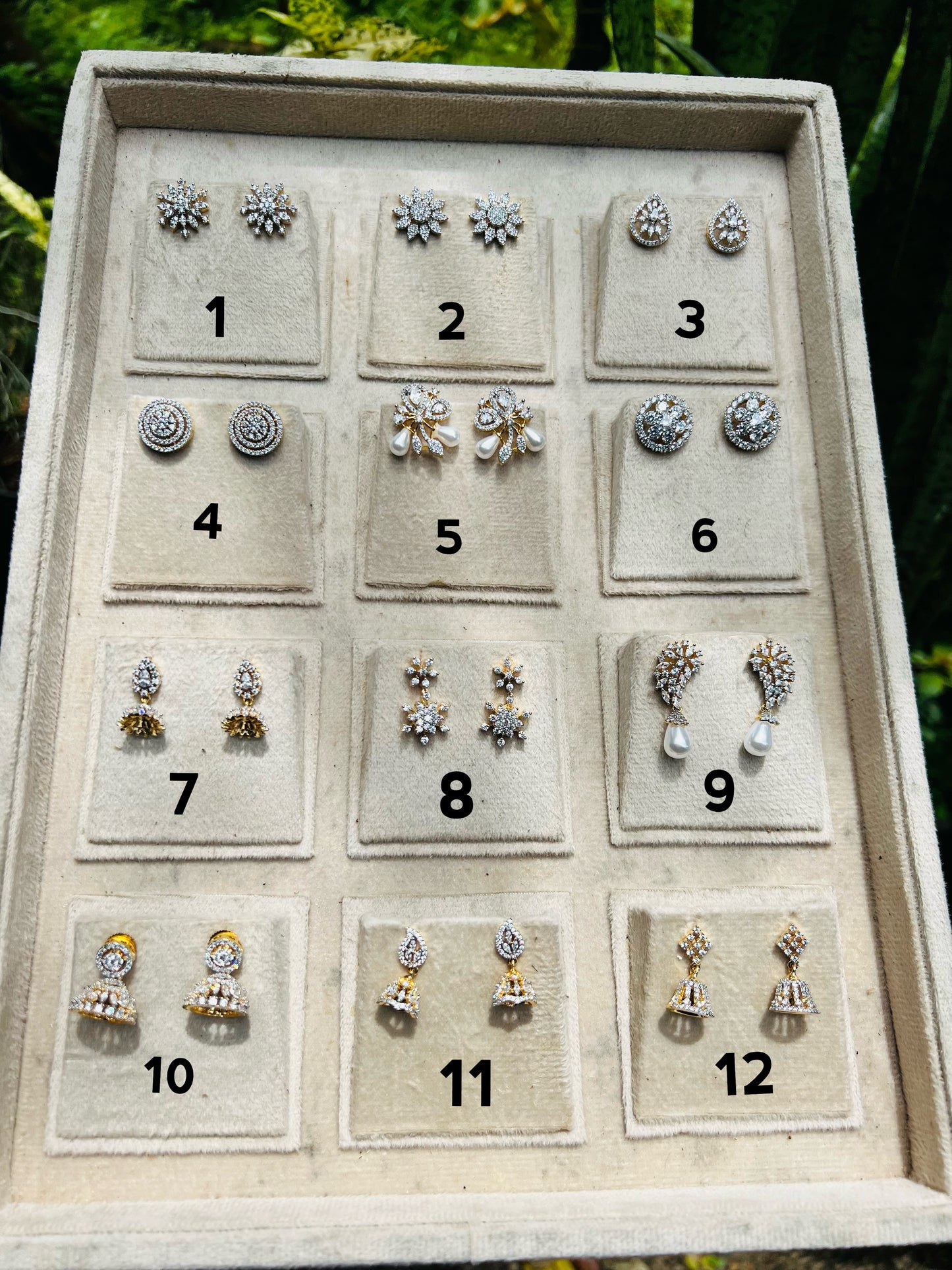 Premium daimond finish studs product code E33