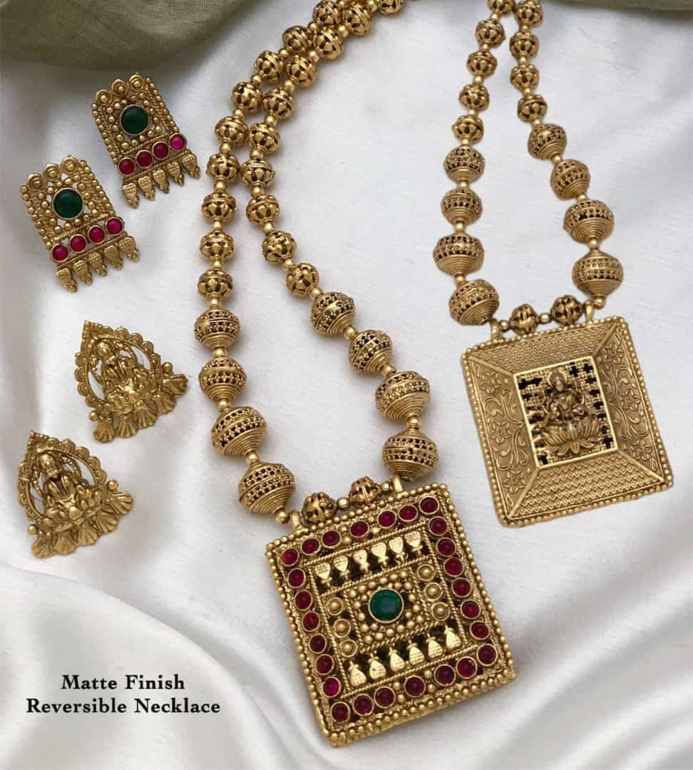 Premium reversible necklace with 2set of earrings product code 954