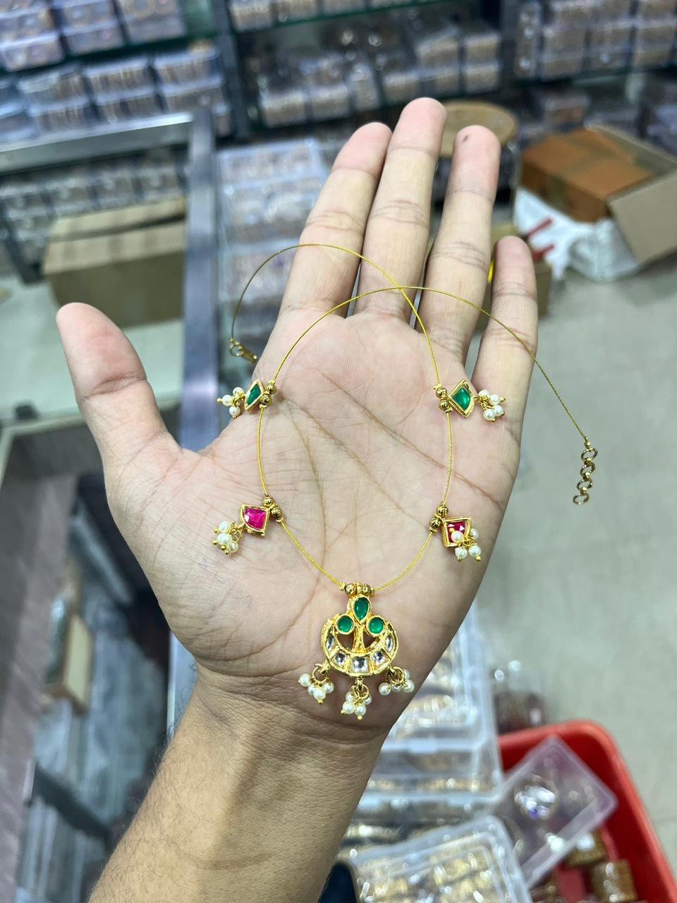 Trending Invisible necklace