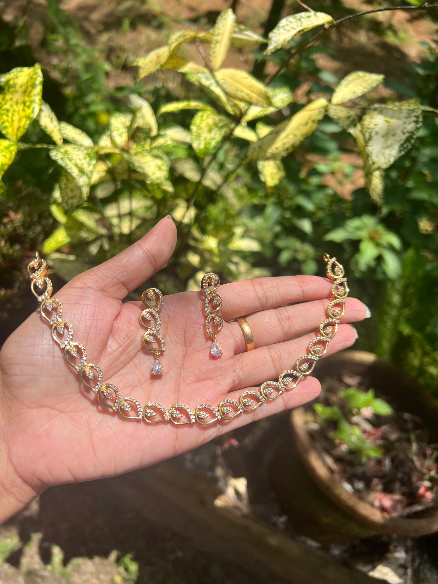Premium antique gold ad necklace product code 1098