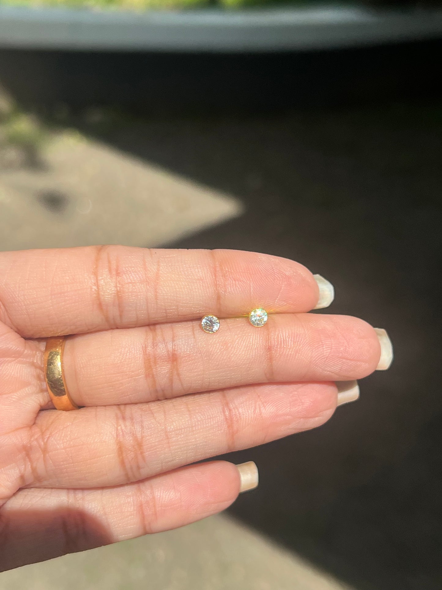 Premium one gram gold plated cubic ad stone second stud /kids friendly stud with screw back product code E82