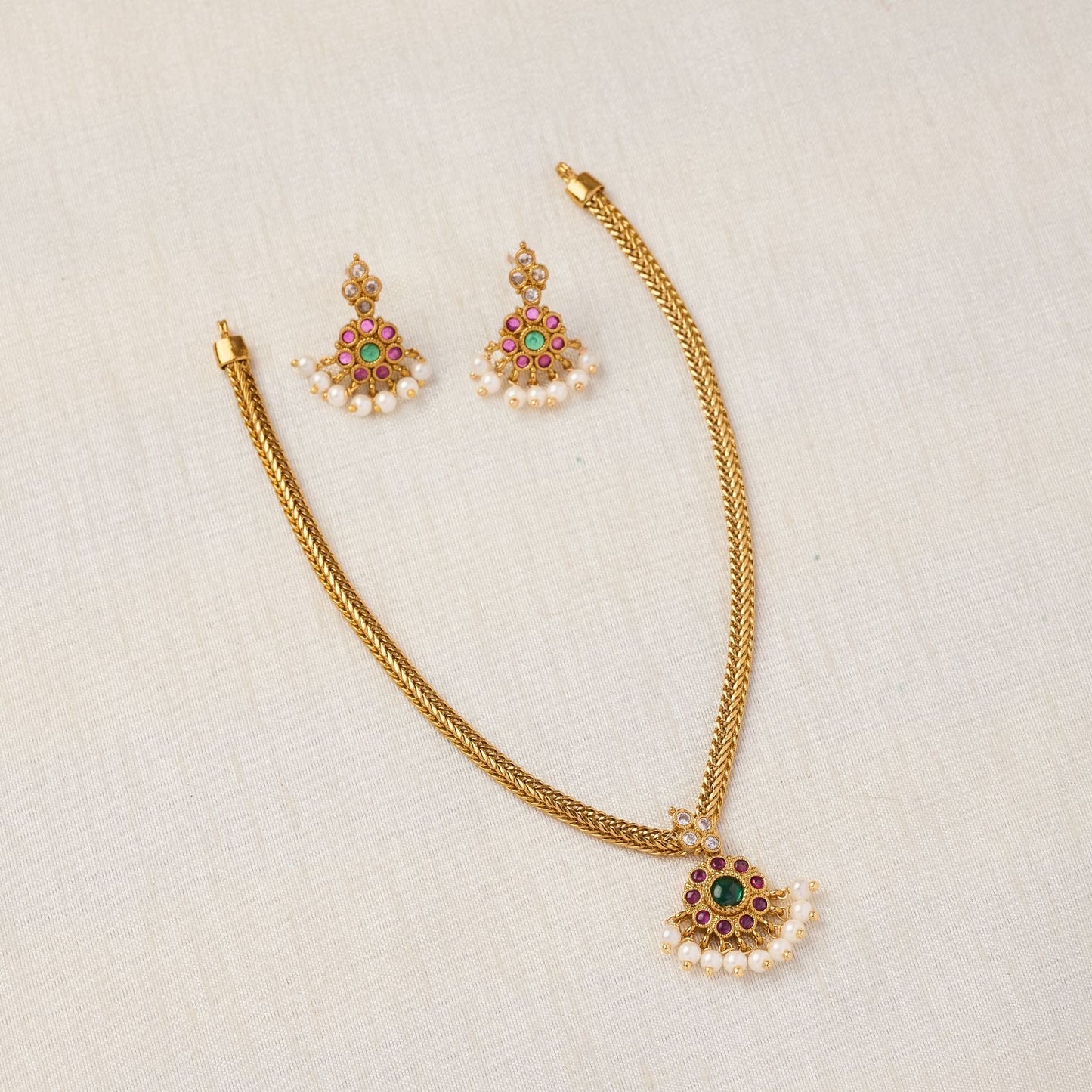 Premium trending kemp pendant chain set product code 1206