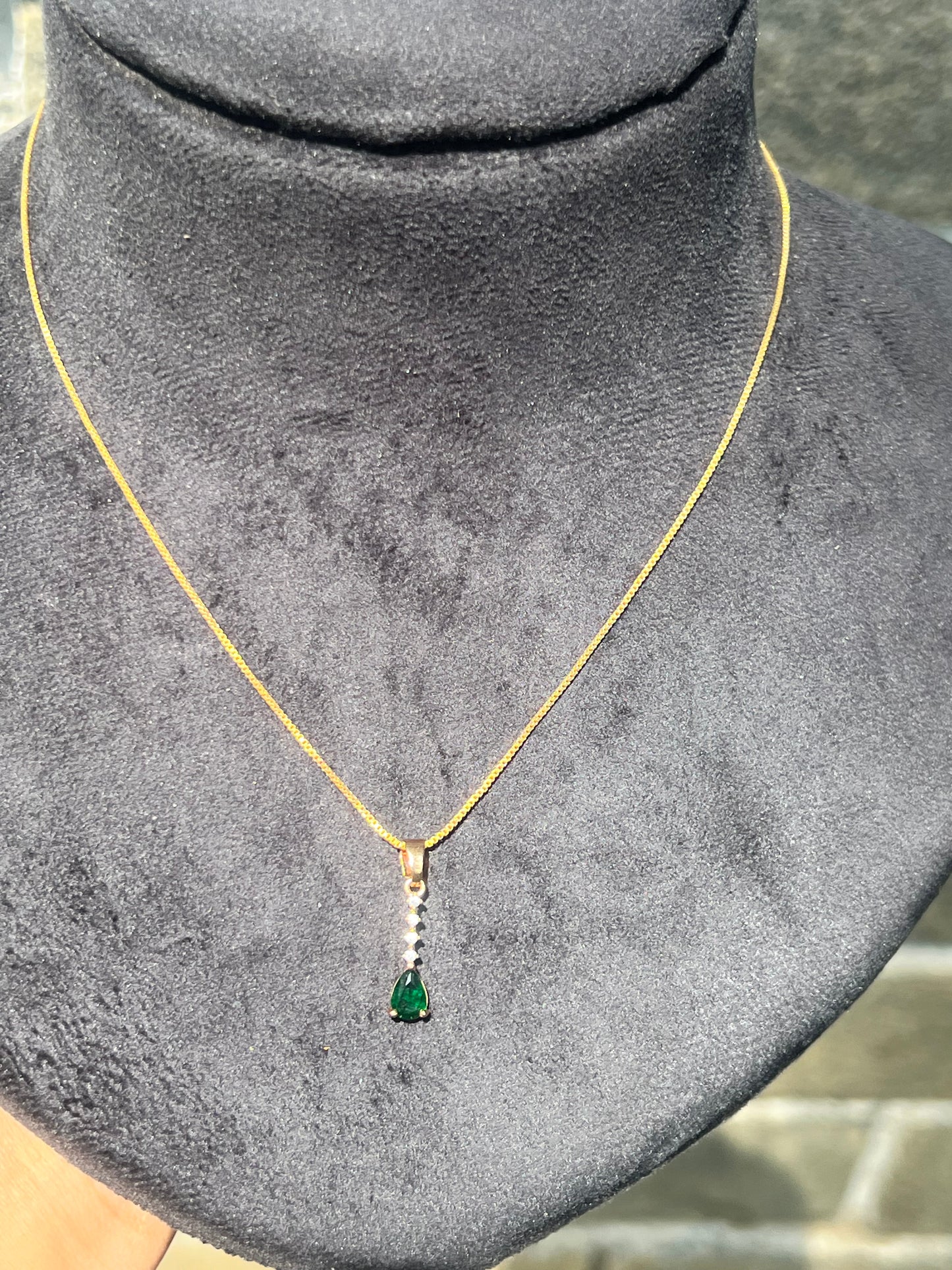 Premium daily wear gold plated pendant with 18inch gold plated chain product code G65