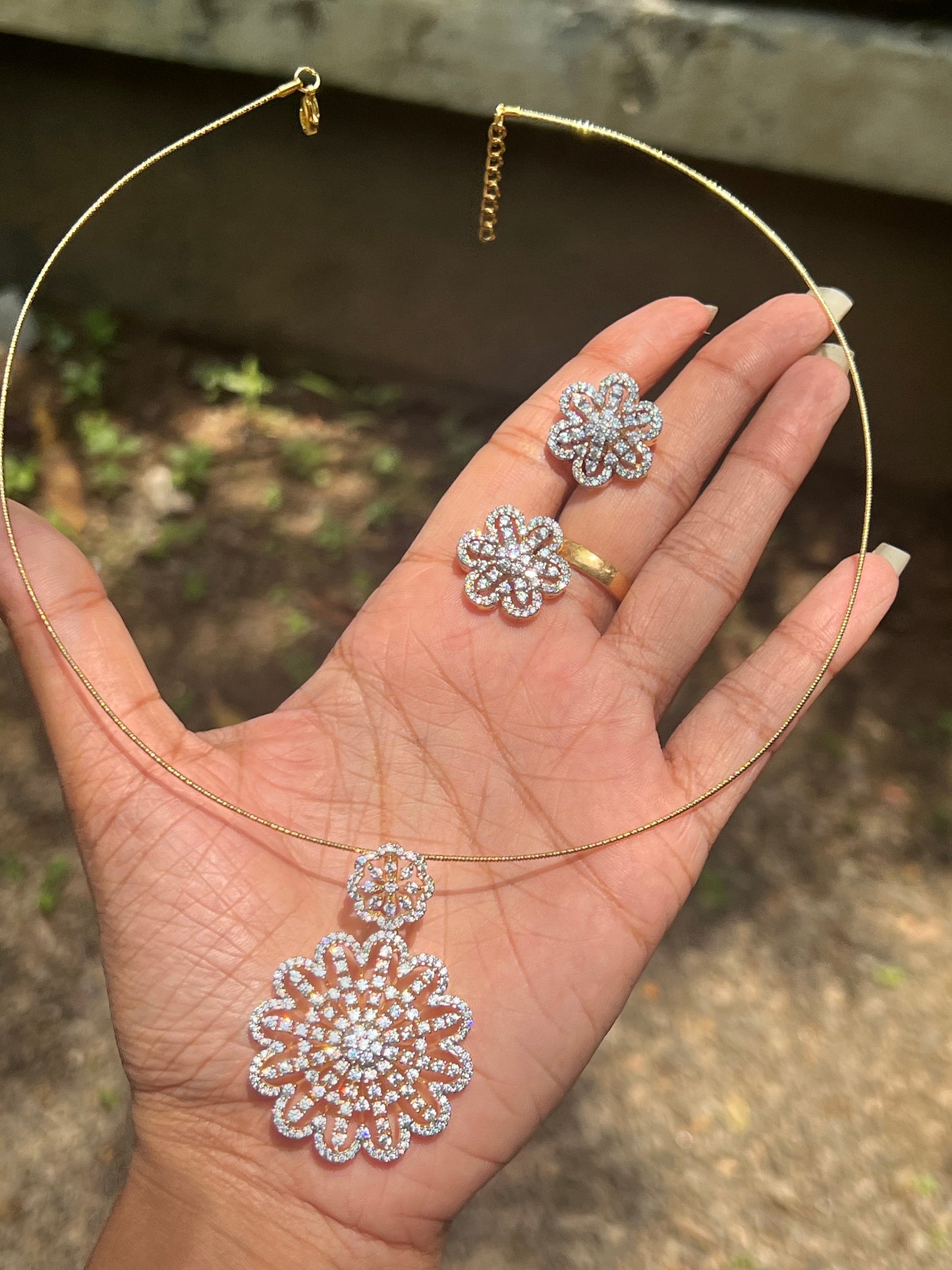 Premium daimond finish pendant set (no chain )product code 124