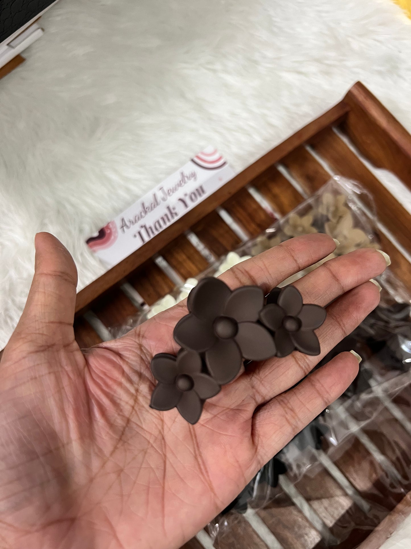 Flower medium hair claw clips product code 1021