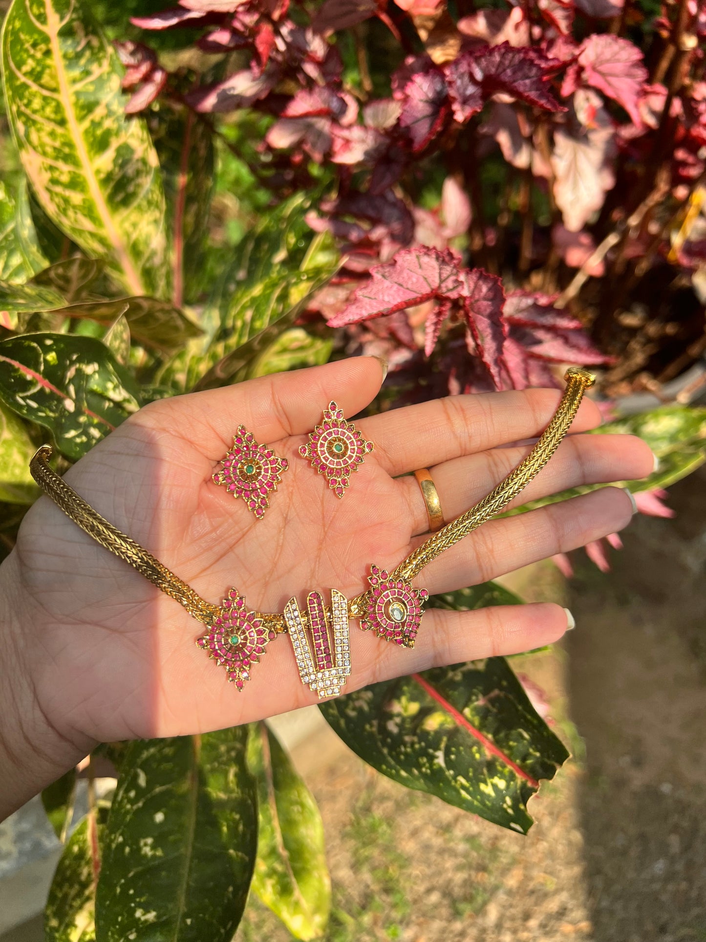 Premium ad with kemp stone necklace product code 560