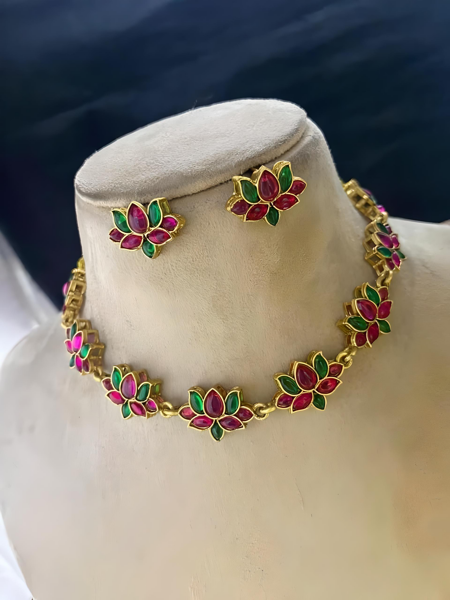 Ruby - Green Mix Lotus Kemp Choker Necklace Set product code 1065