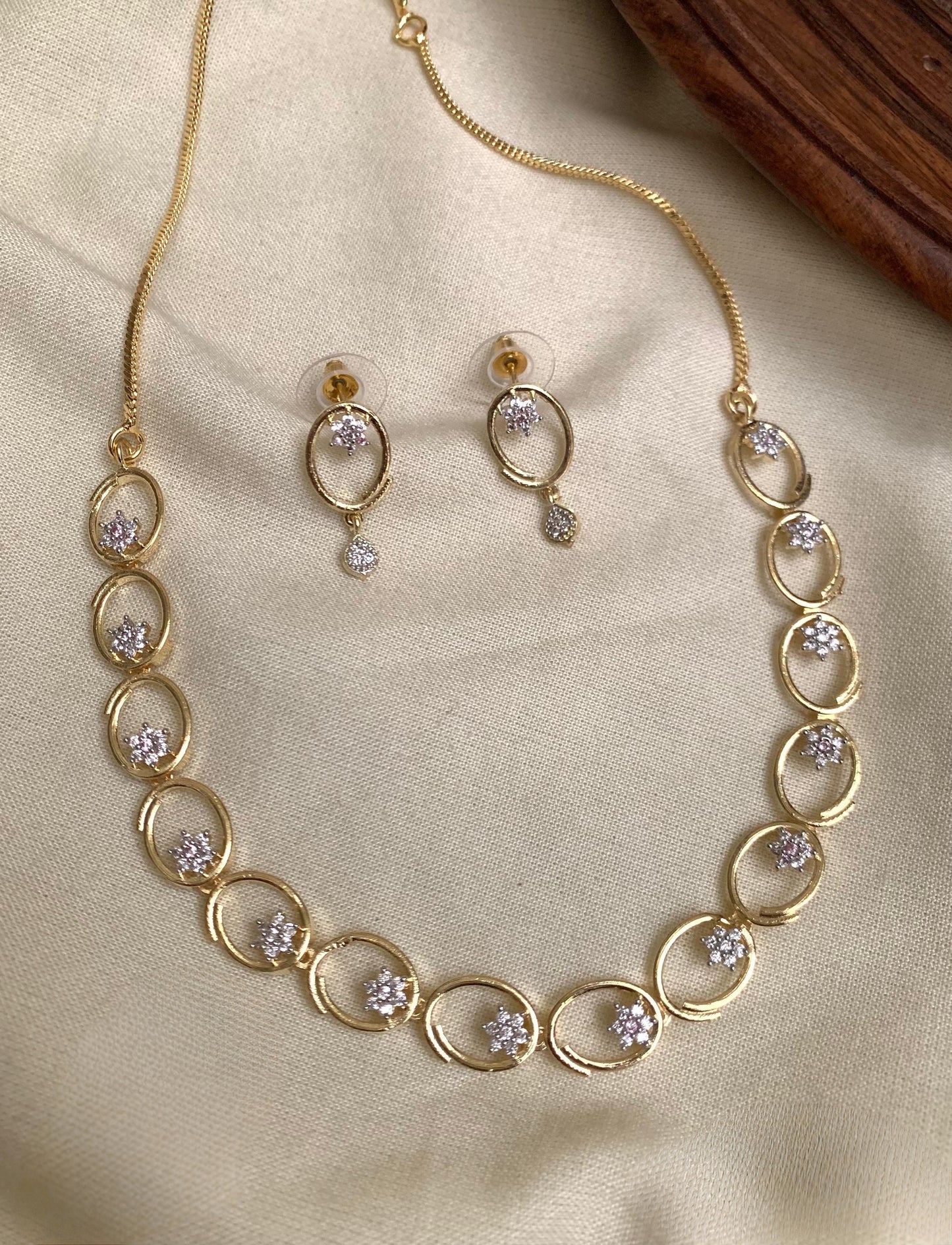 Premium daimond finish ad necklace product code N354