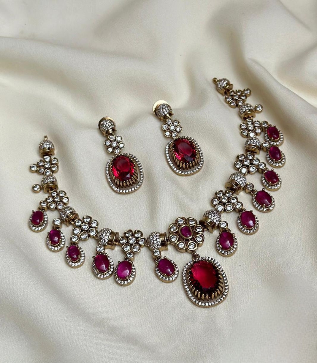 Premium Victorian polish ad necklace product code 374