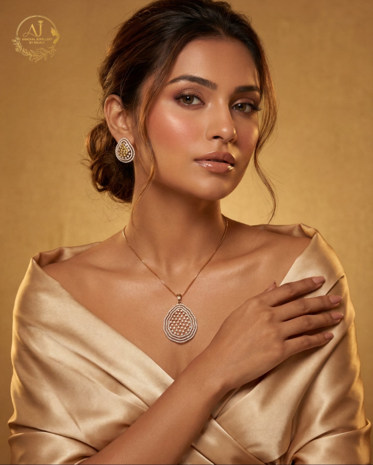 Premium diamond finish pendant chain set product code D90