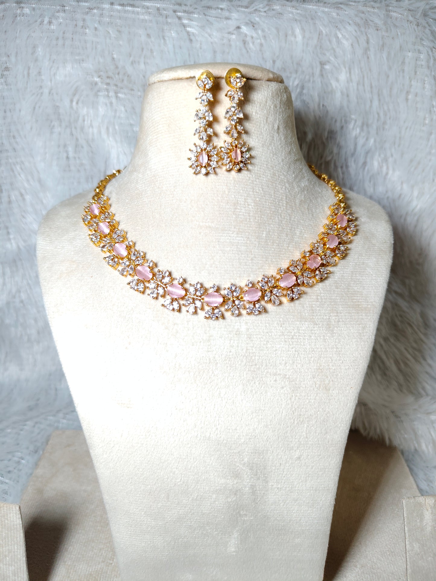 Premium quality ad floral pattern necklace set product code 008