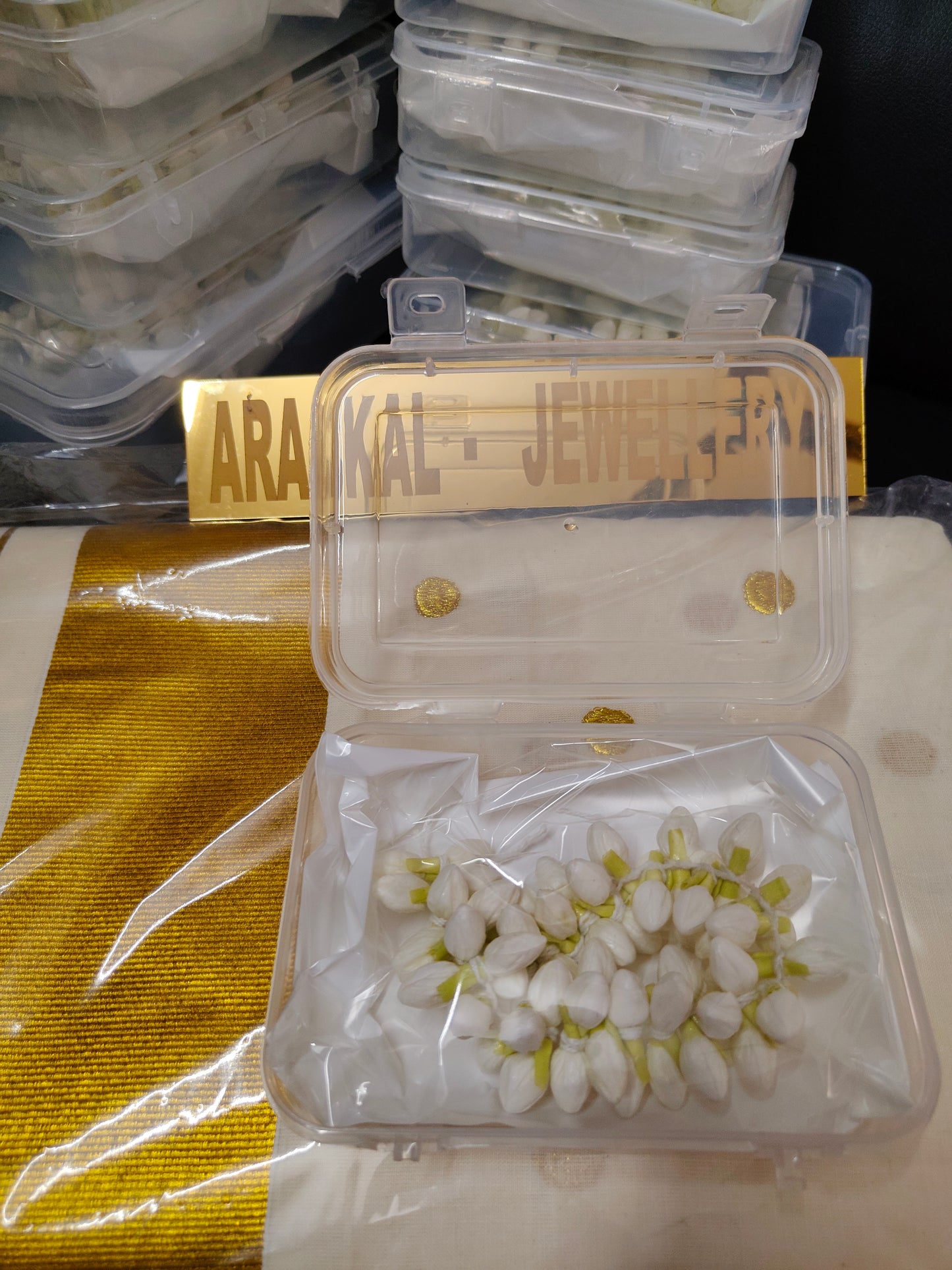 Premium scented mullapoo mala /jasmine flowers 20cm,40cm,60cm with box product code M1