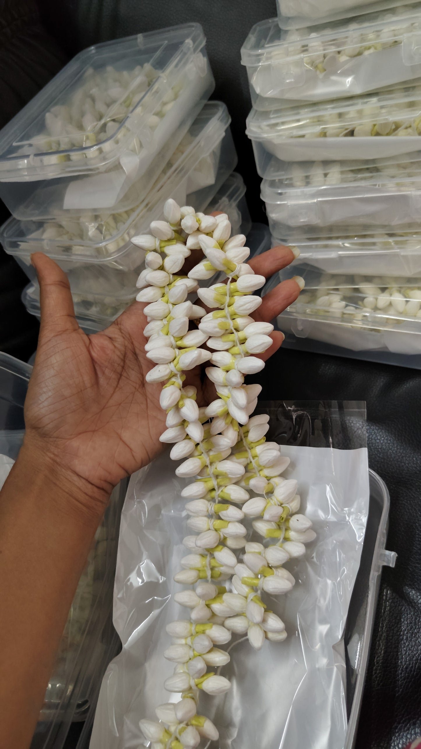 Premium scented mullapoo mala /jasmine flowers 20cm,40cm,60cm with box product code M1