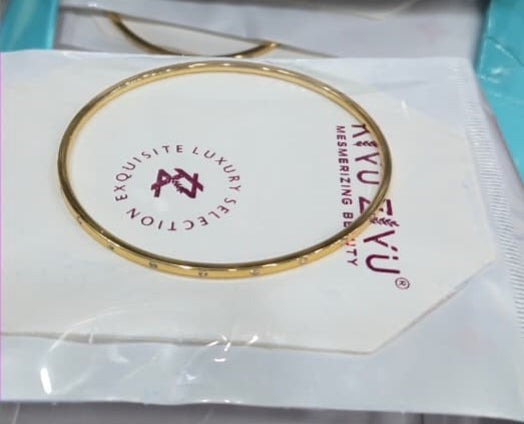 Premium anti tarnish daily wear bangle(suitable for 2.6 and 2.8) product code B85