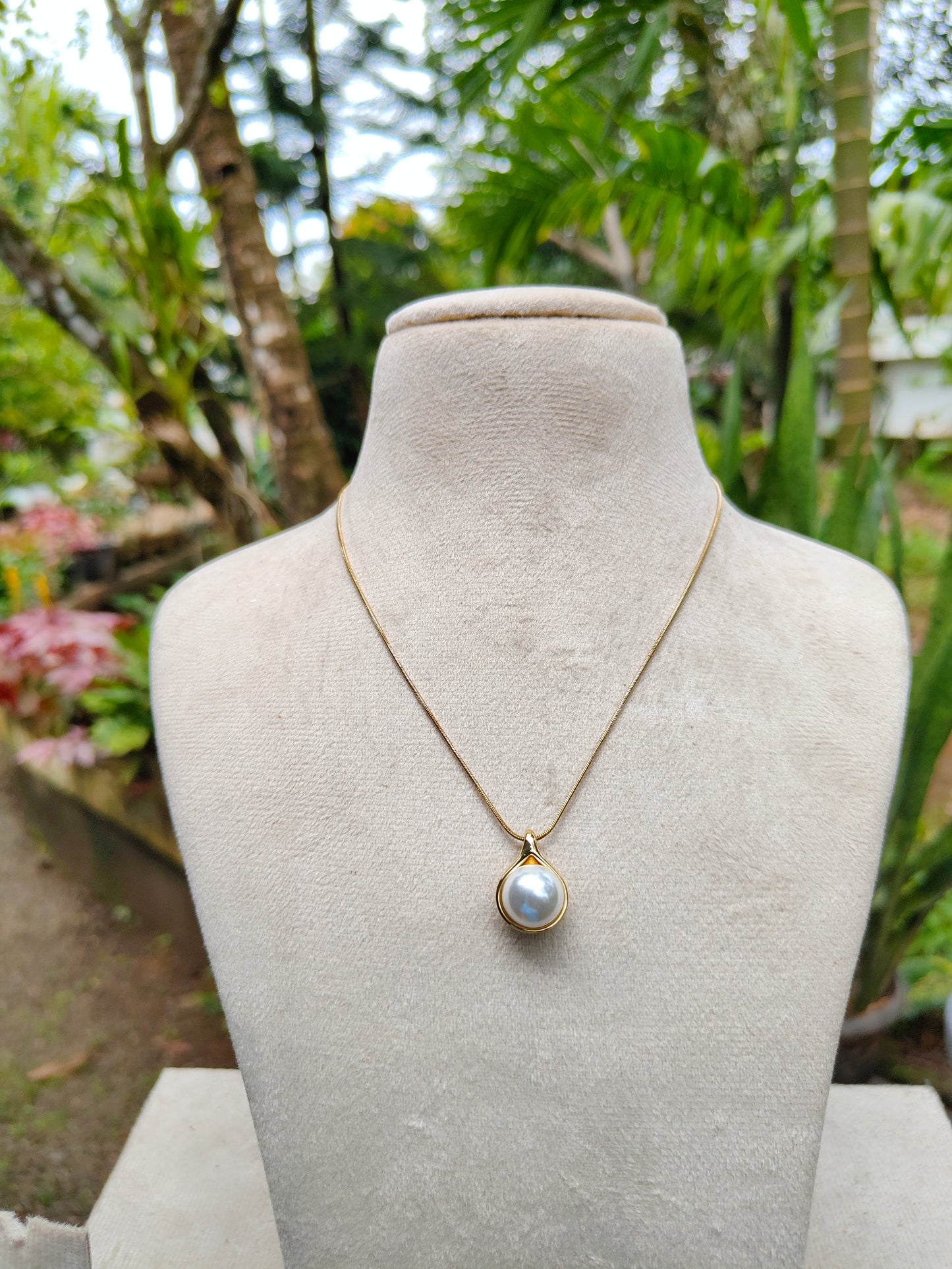 Premium gold plated designer pendant chain set product code N56
