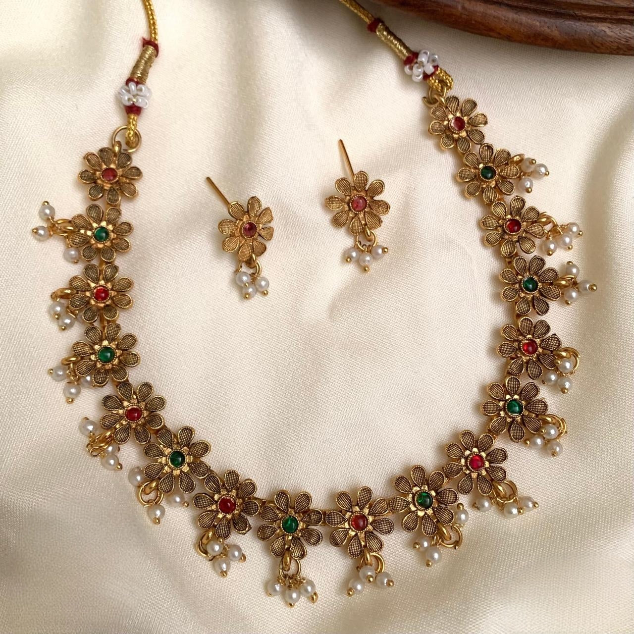 Premium antique gold flower with pearl hanging necklace product code D144