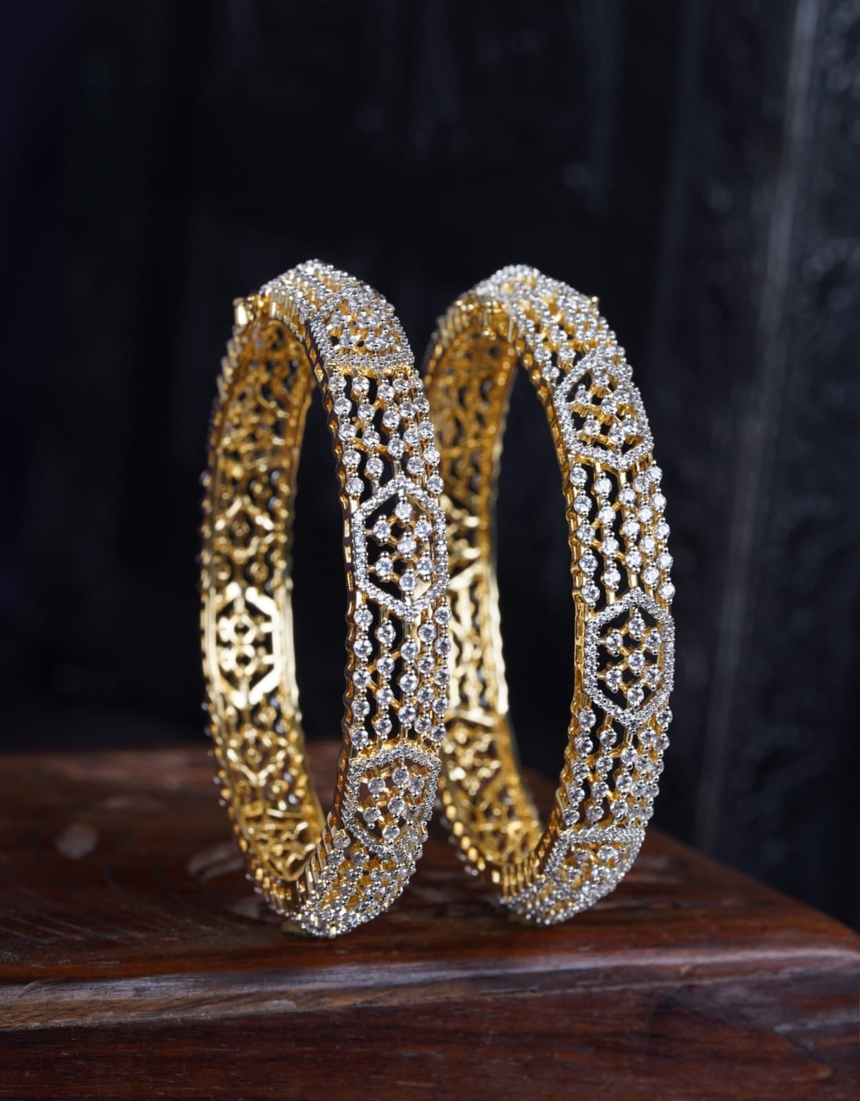 Premium diamond finish openable bangle single product code B197
