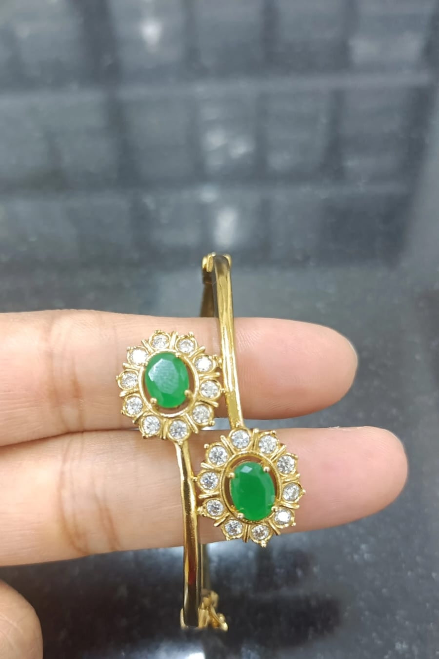 Premium antique gold openable bracelet product code B202