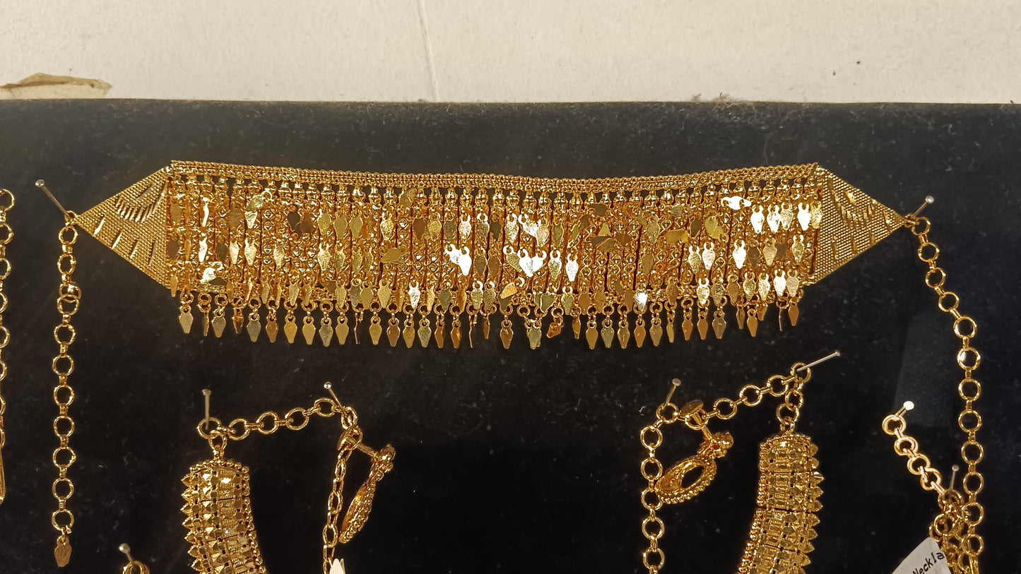 Premium gold plated traditional Elakkathali choker product code N118