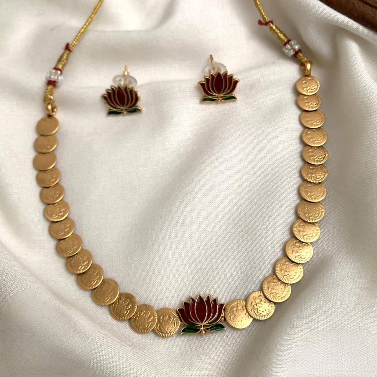 Premium traditional antique lotus coin designed choker set product code T44