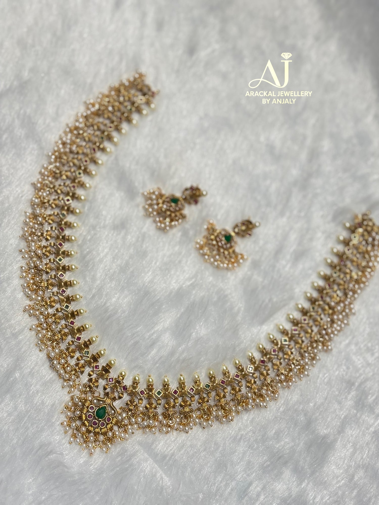 Haram/long necklace