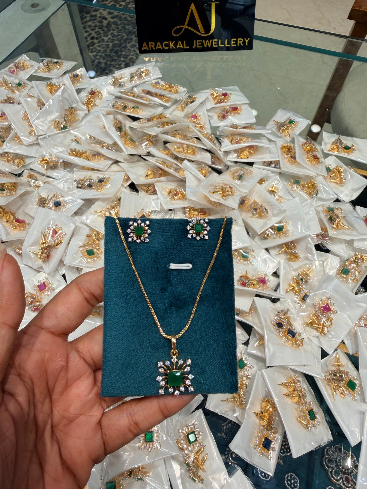 Premium party wear diamond finish pendant set product code D432