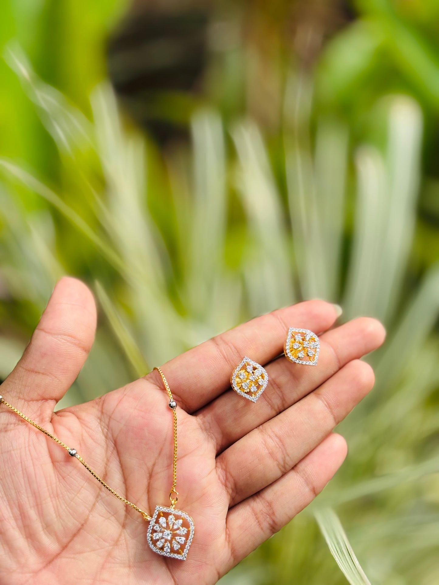 Premium daimond replica pendant set with chain product code N388