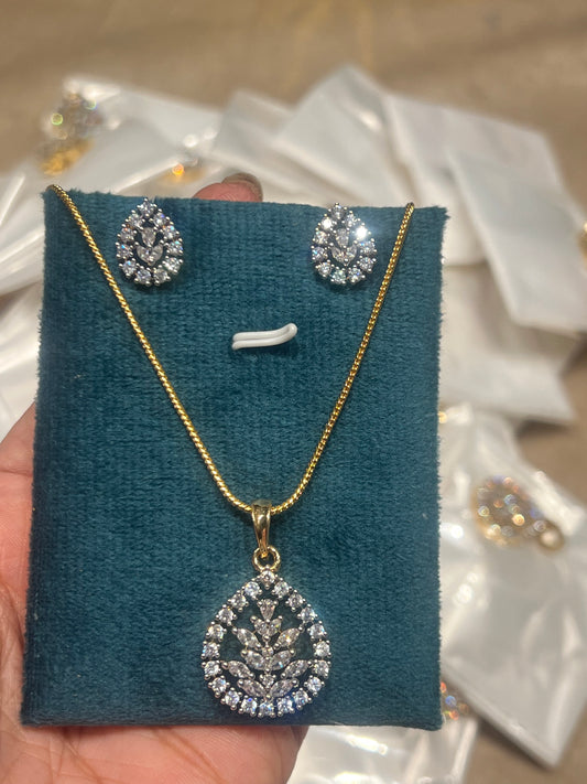 Premium diamond finish pendant set with 8pidi chain product code D356