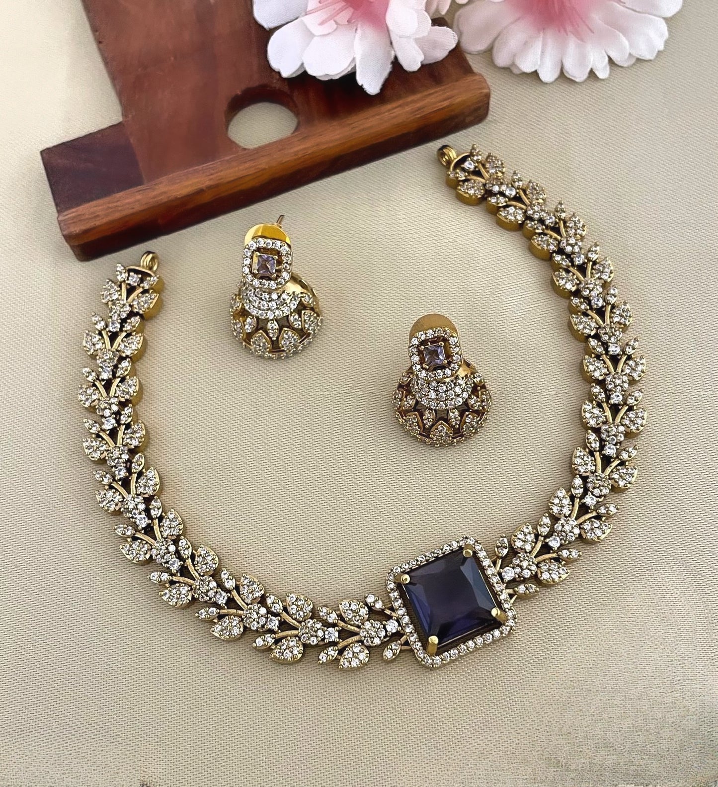 Most trending ad leaf choker set product code 486