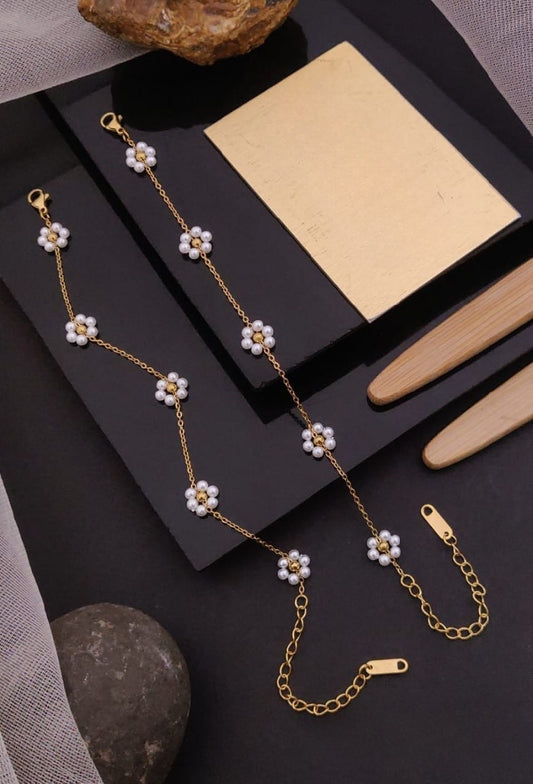 Premium Anti tarnish stylish daily wear bracelet product code B10