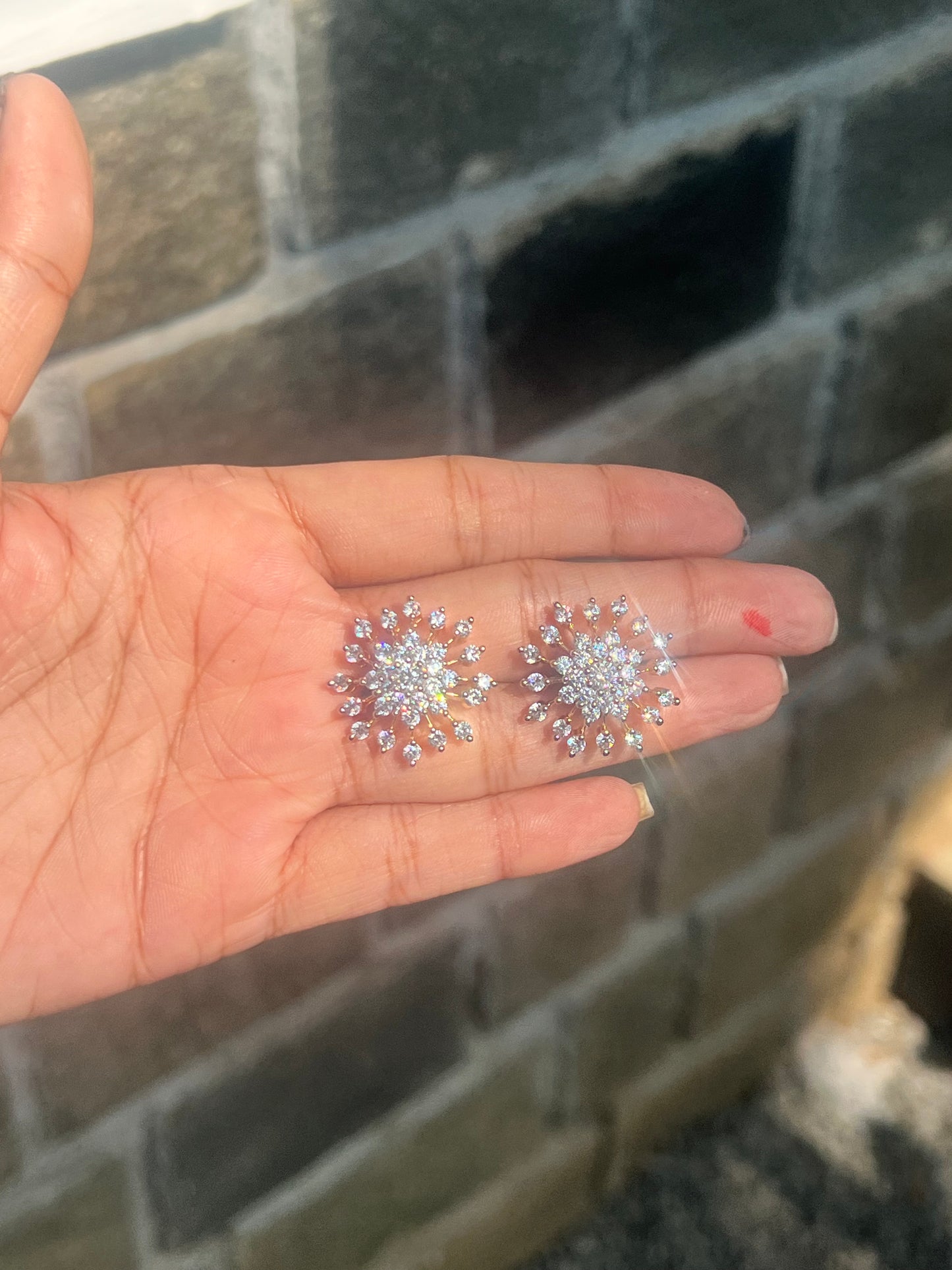 Premium diamond finish party wear stud product code E114