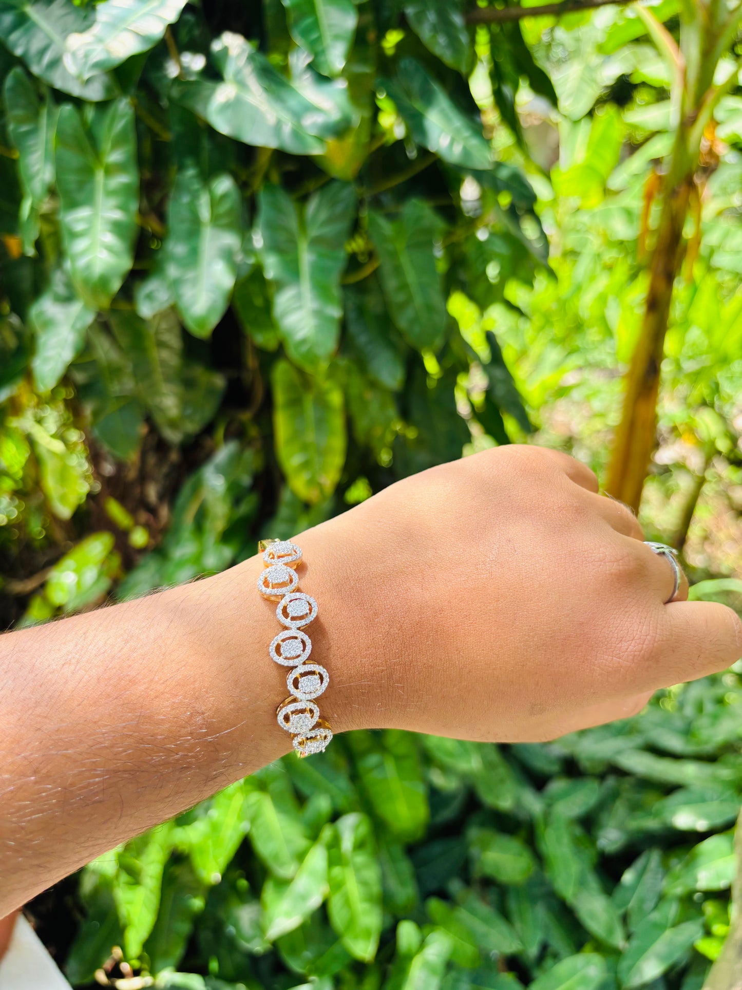 Premium quality daimond finish ad openable bracelet product code B96