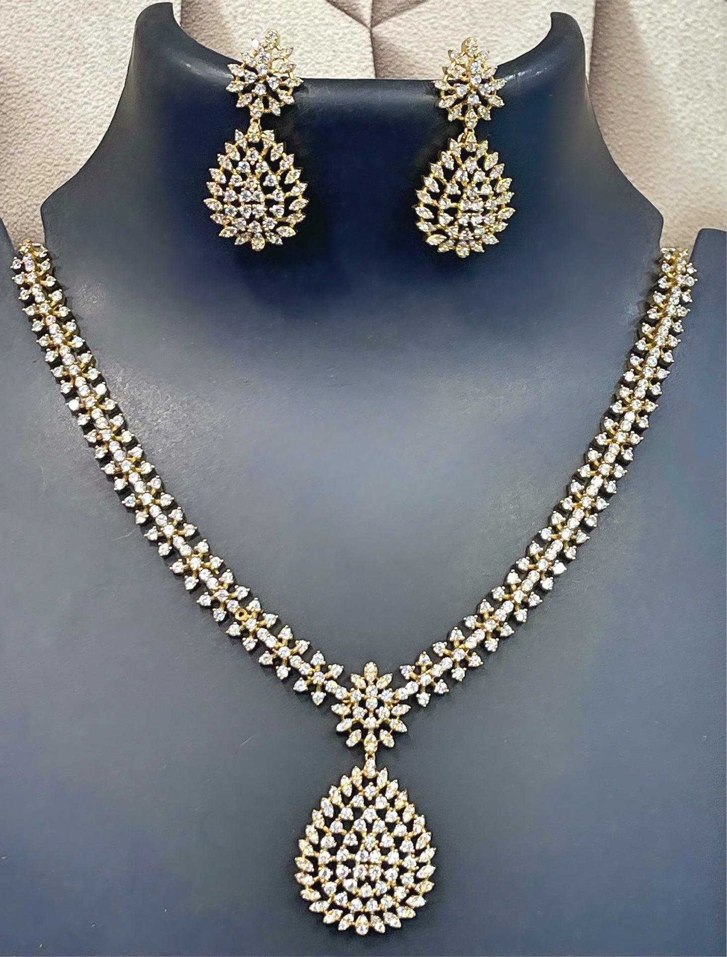 Premium daimond finish bridal necklace product code D07