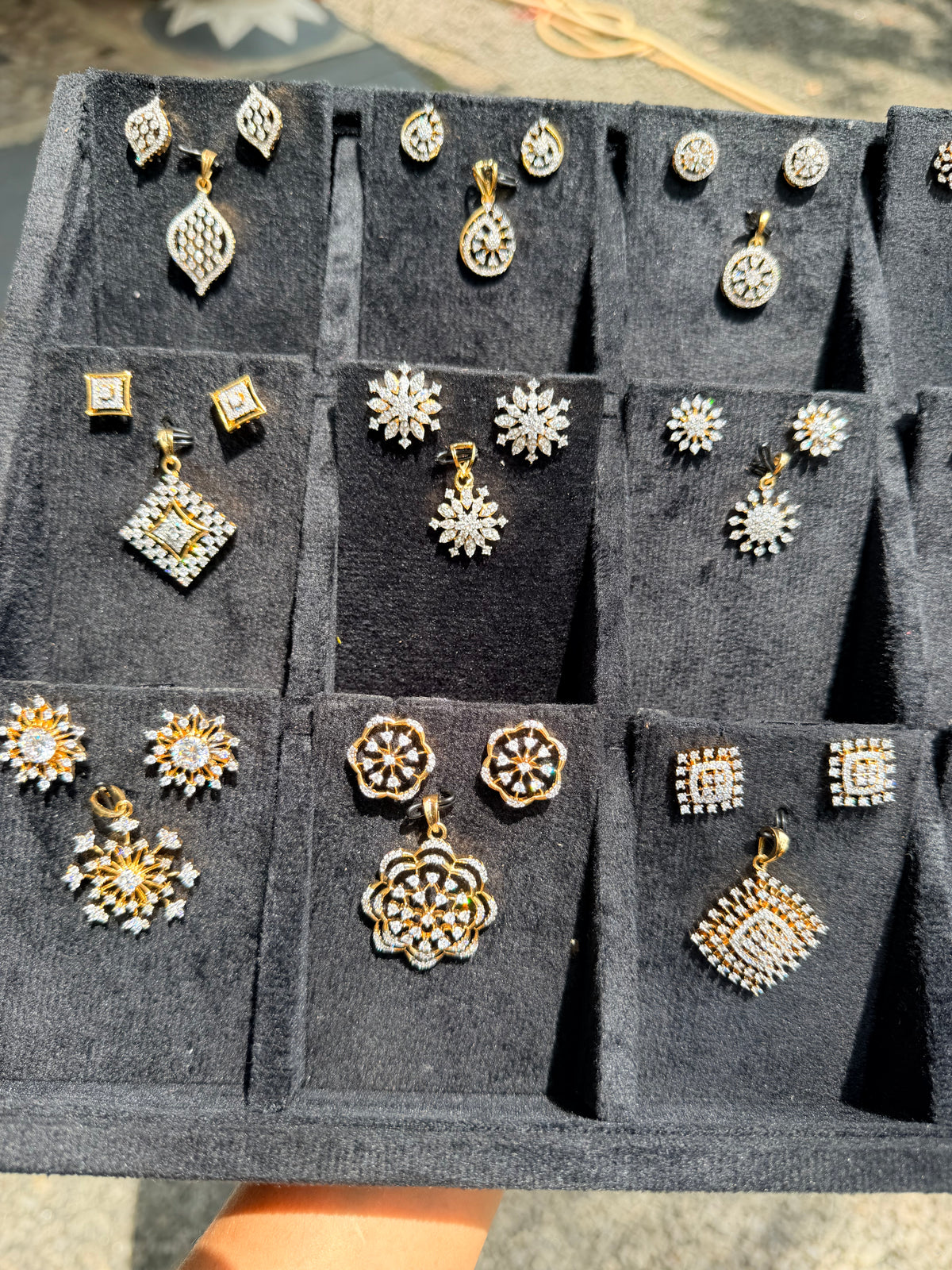 Premium party wear pendant set product code D415
