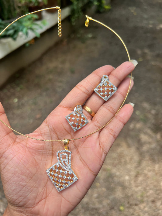 Premium daimond finish pendant set only (no chain )  product Code 131