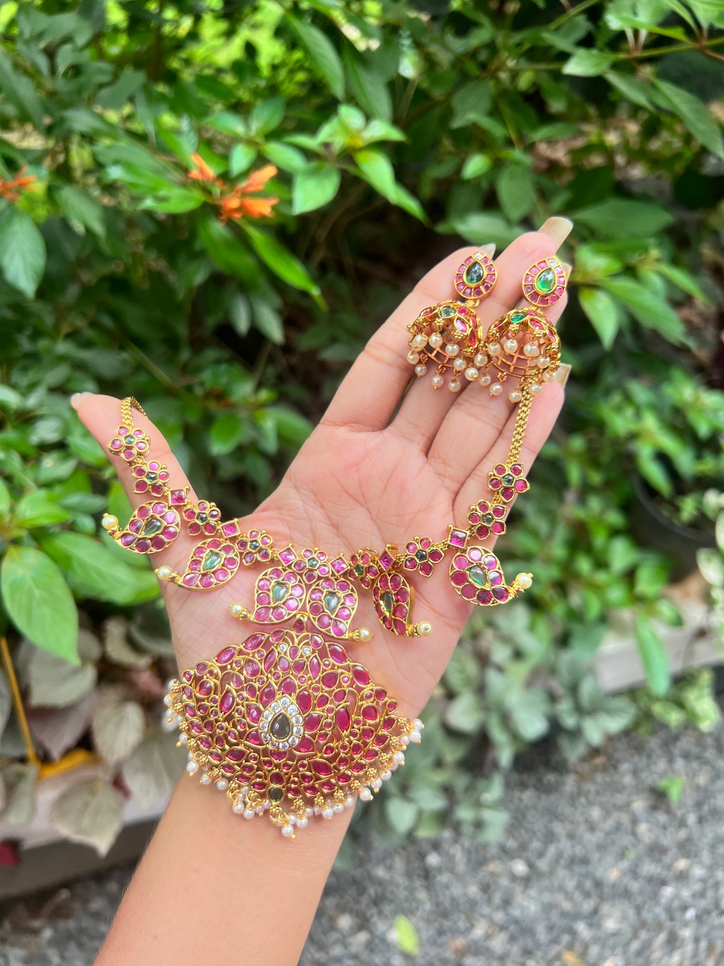 Premium kemp stone tradition necklace set product code T19