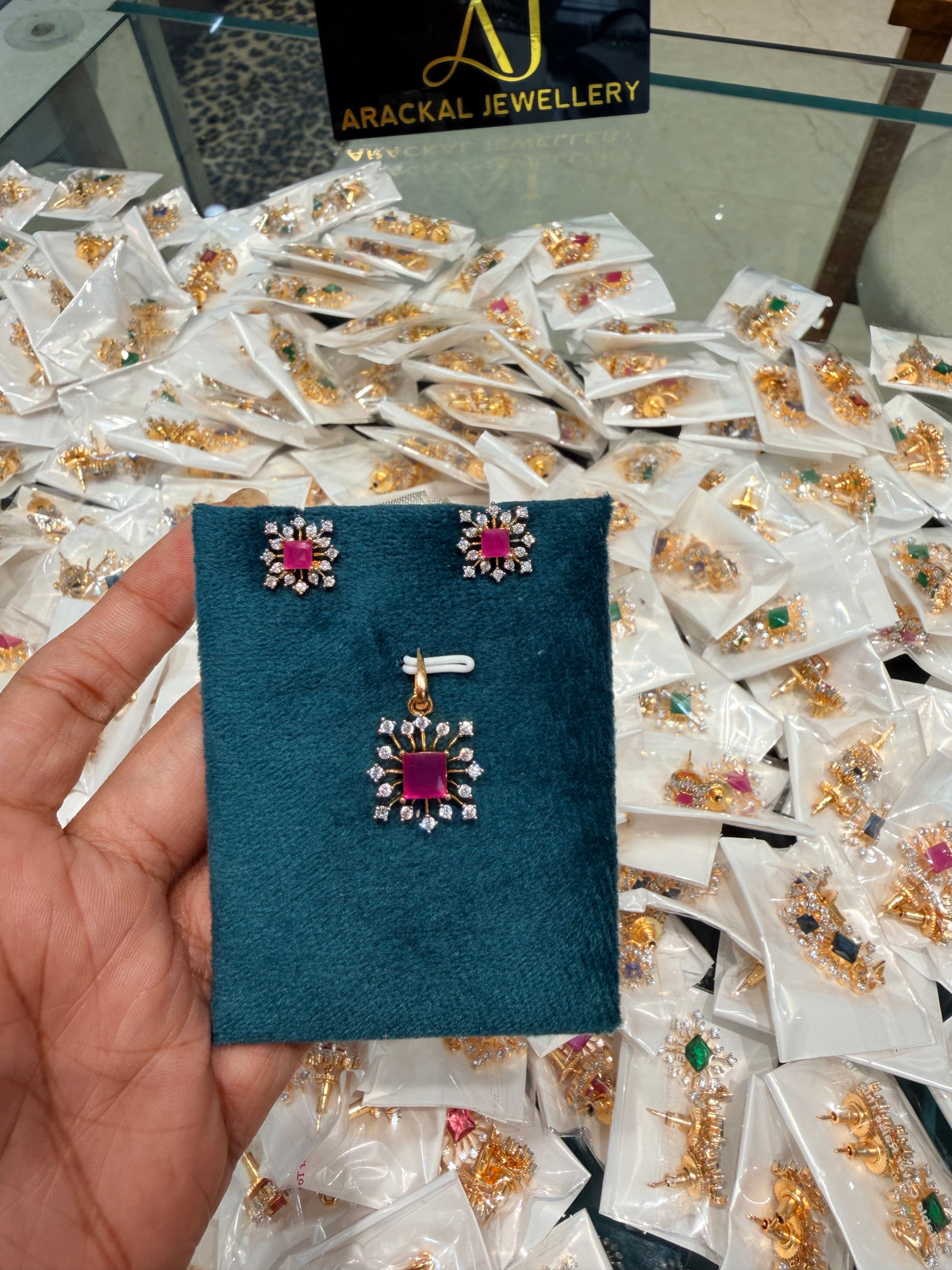 Premium party wear diamond finish pendant set product code D432