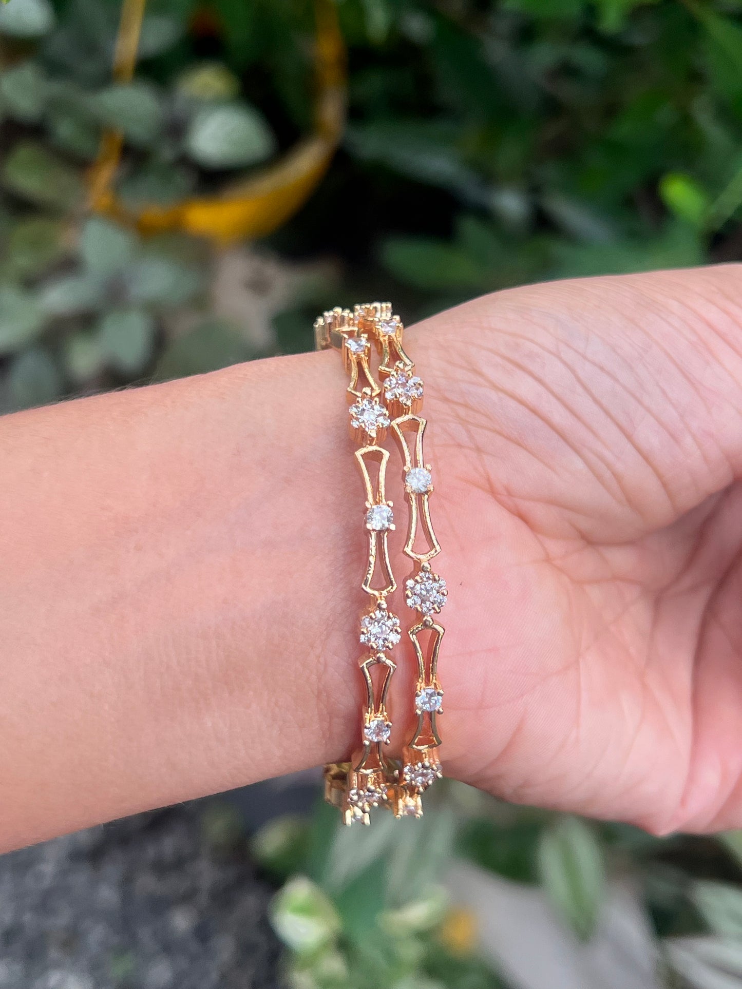 Premium daily use  gold plated ad diamond look bangle product code AD8