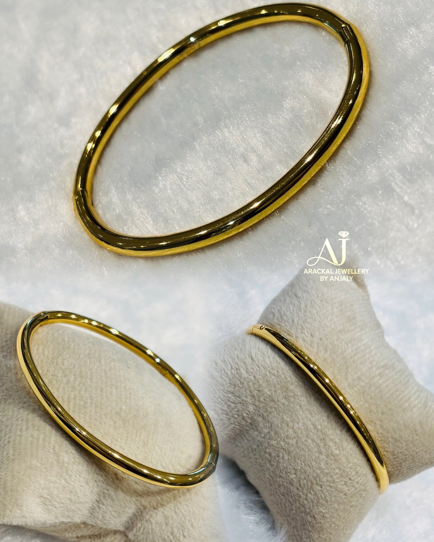 Premium daily wear anti tarnish openable bracelet product code B73