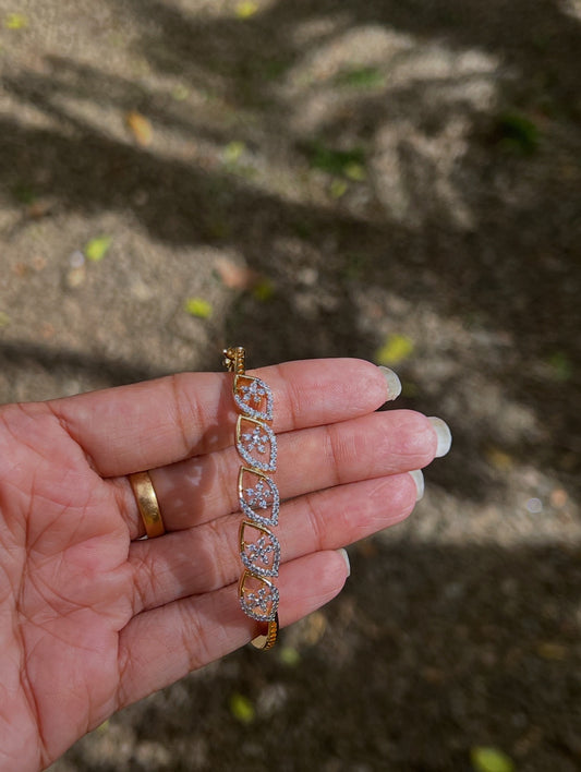 Premium daimond replica openable bracelet product code B58