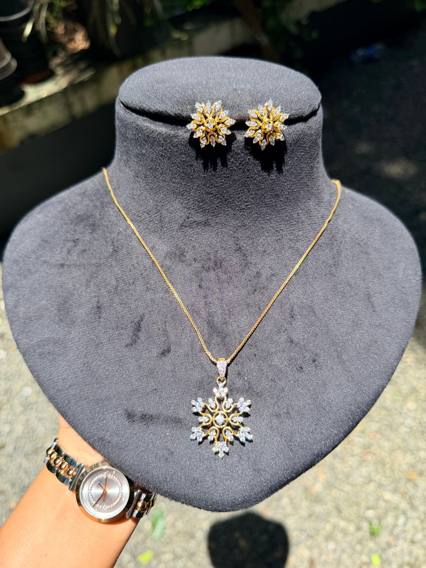 Premium party wear diamond finish pendant set with chain product code D397