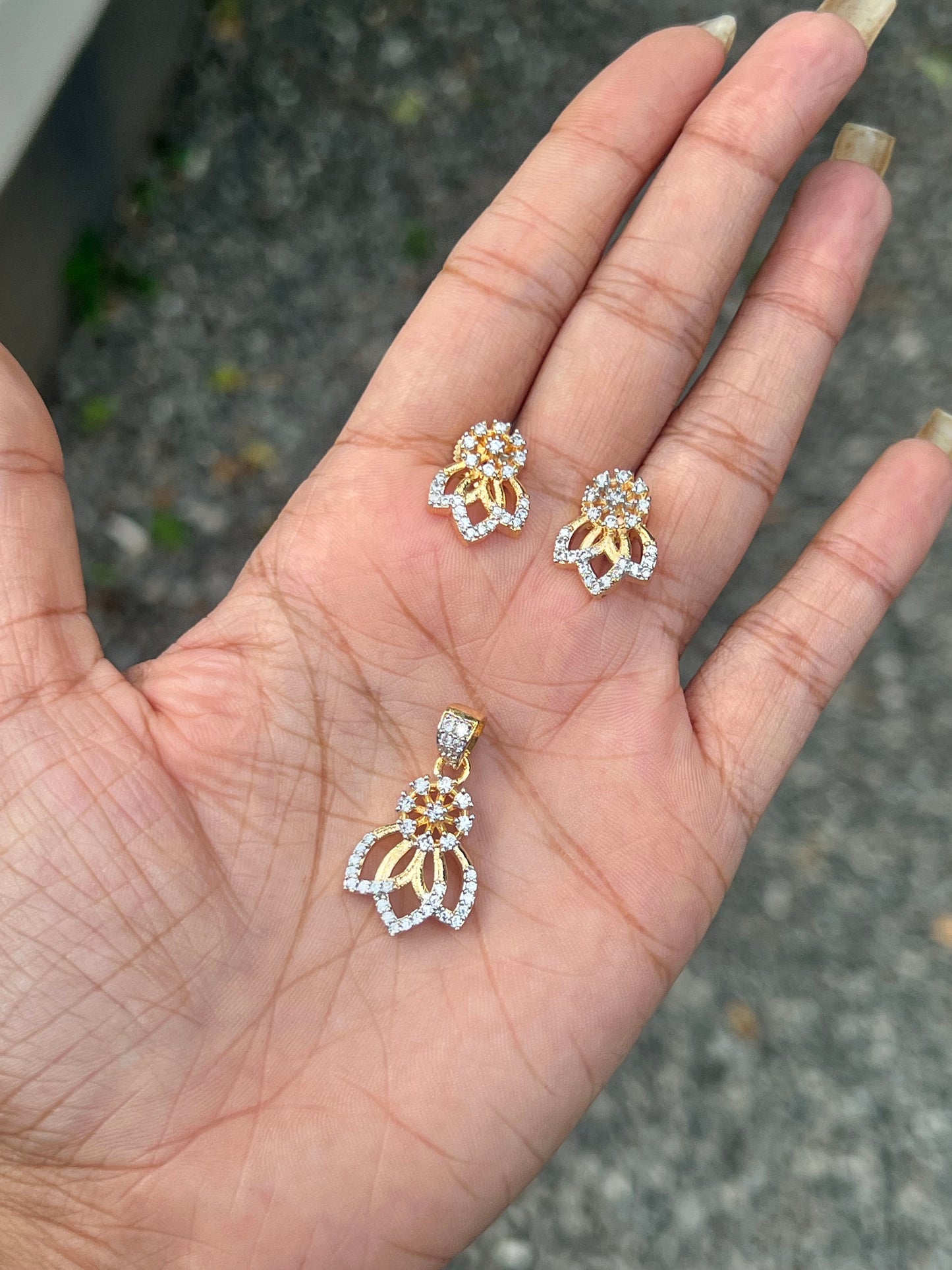 Premium diamond finish party wear repolishable pendant set product code D248