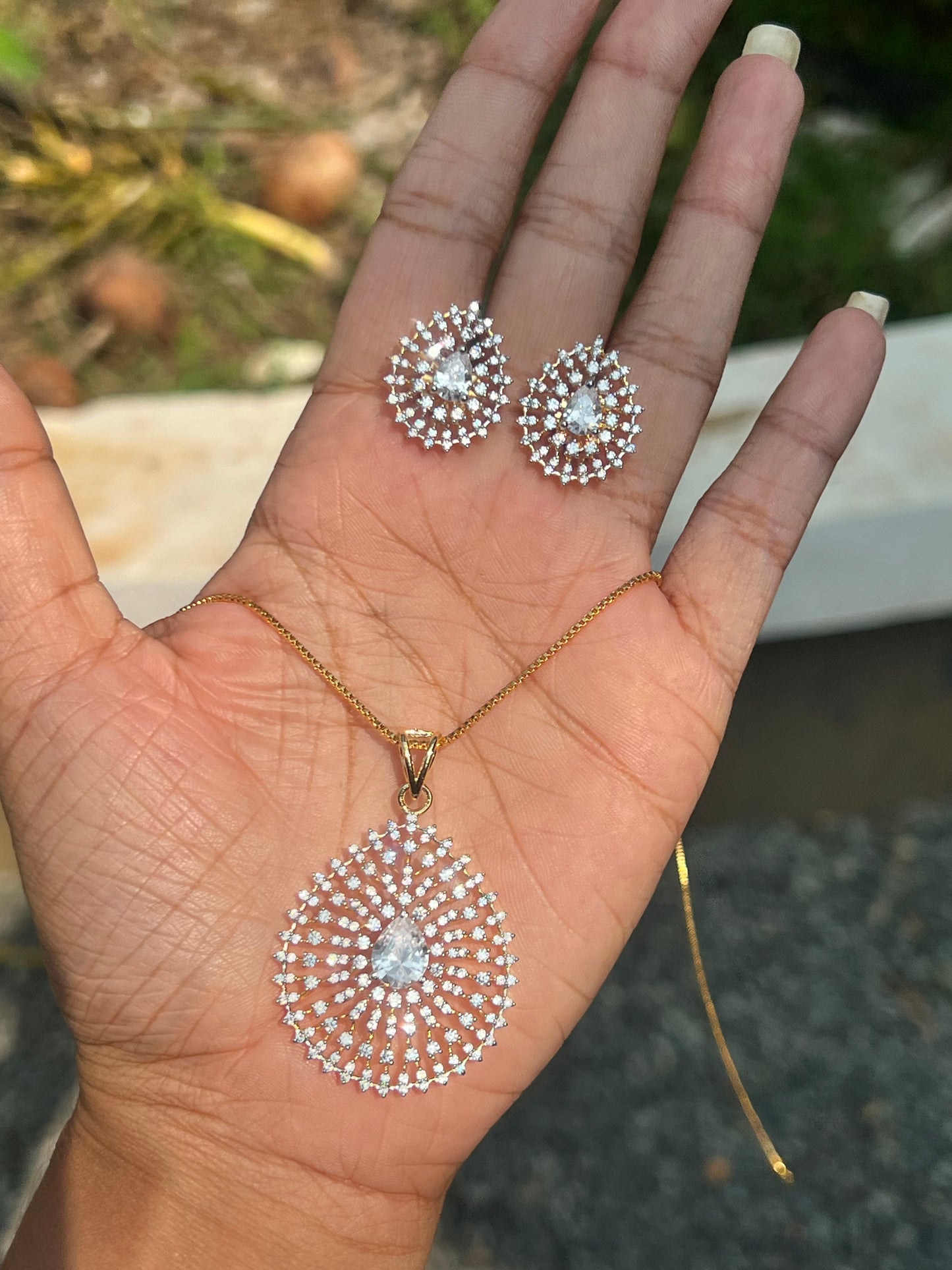 Premium diamond finish pendant chain set product code D134