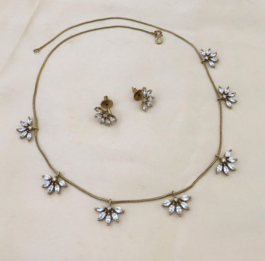 Premium chain with cute half flowers necklace set product code 1032
