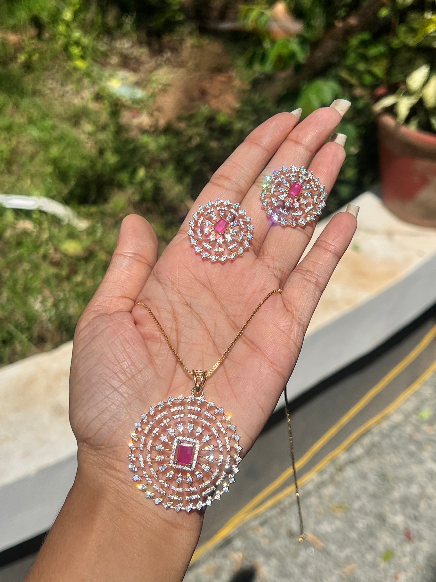 Premium diamond finish pendant chain set product code D98
