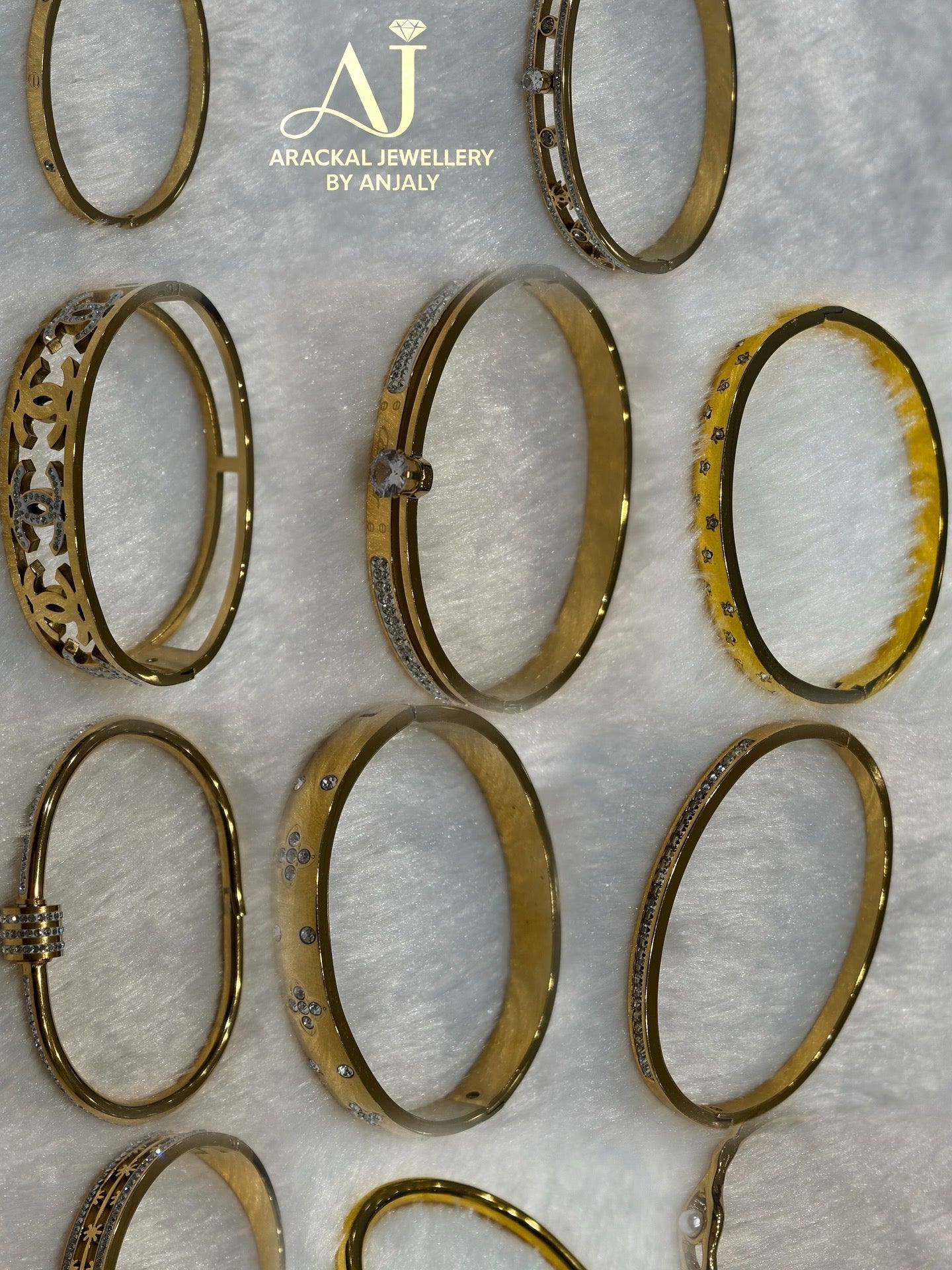 Premium daily wear anti tarnish openable bracelet product code B73