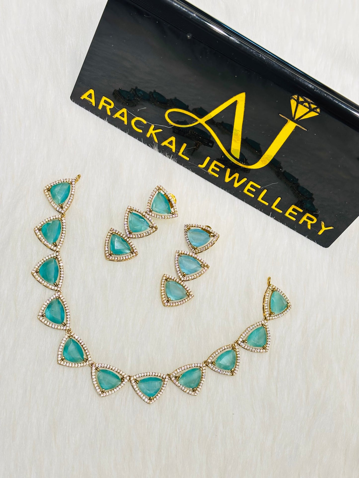 Premium quality ad triangle model necklace product code N254