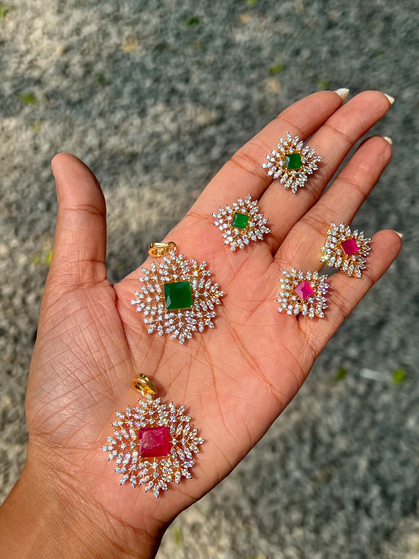 Premium daimond finish pendant set with chain product code 20